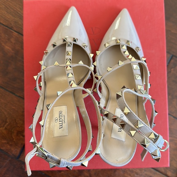 Valentino Garavani Rockstud Patent Leather Ankle-Strap Caged Pumps - Picture 5 of 11